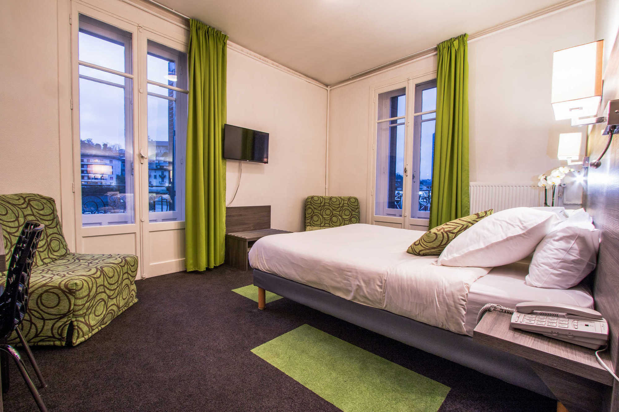 Hotel Actuel Chambéry Centre Gare Habitación foto